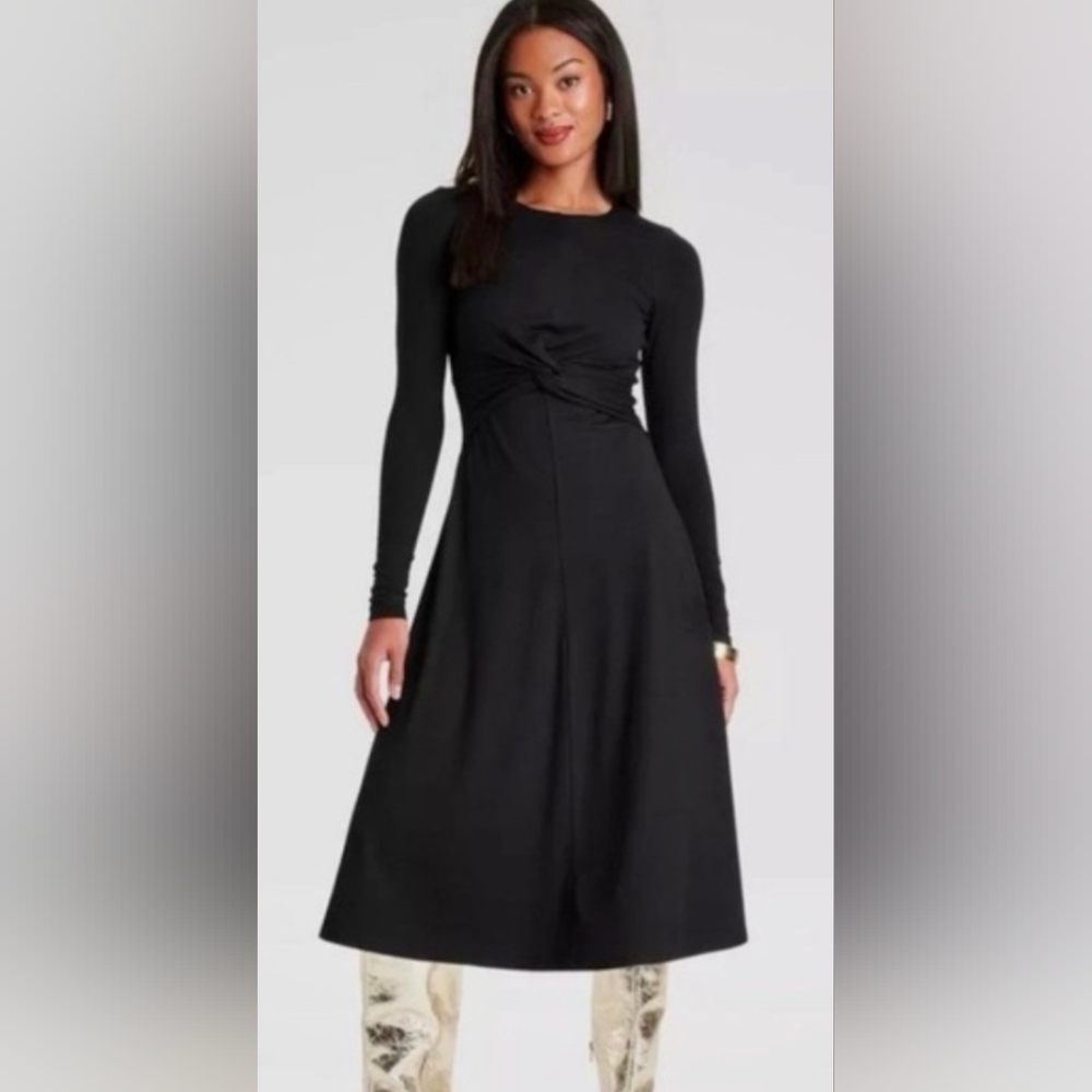 **NWT**Elegant Black Long Sleeve Dress